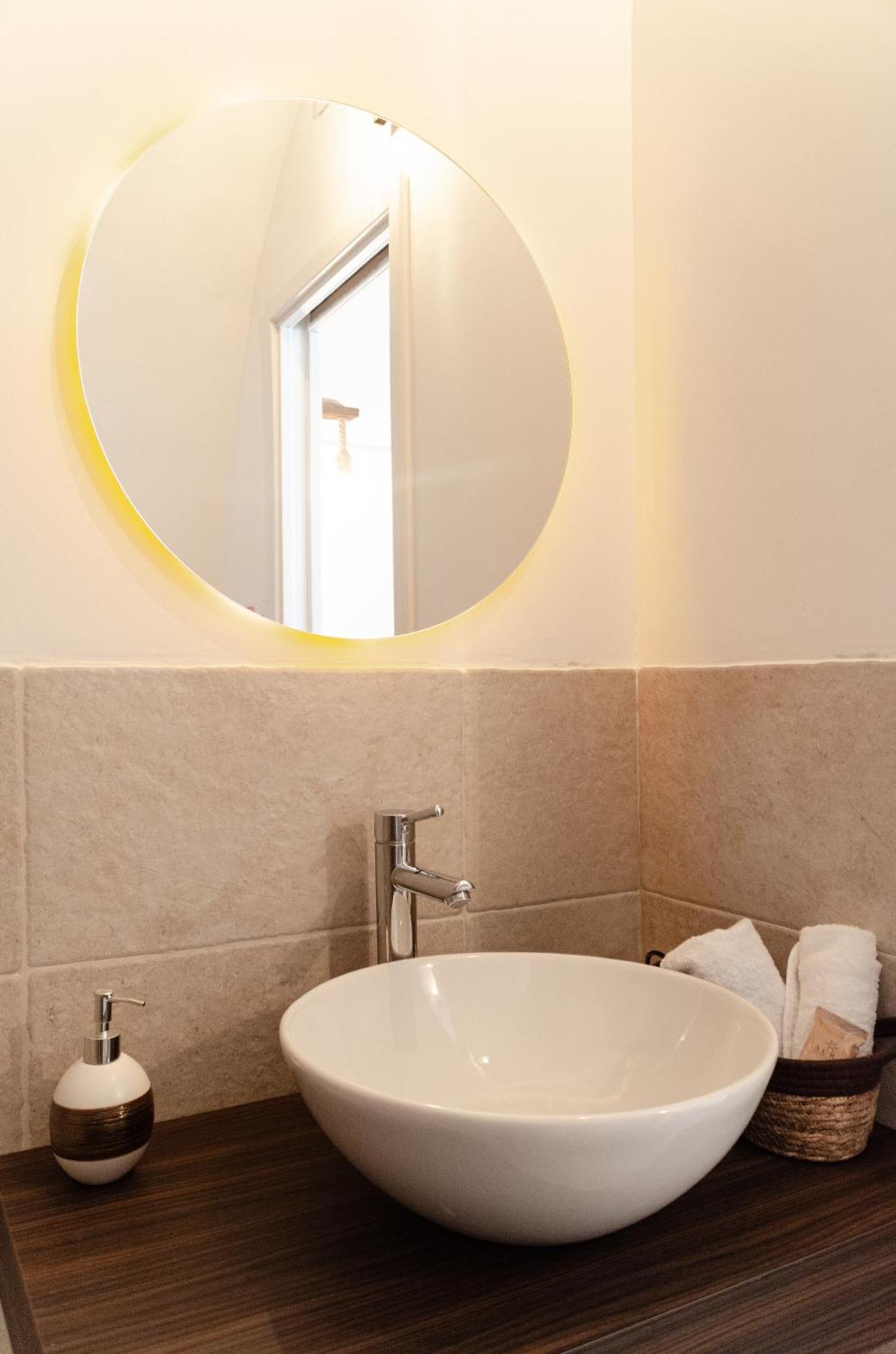 Aca Suite Luxury With Jacuzzi Adelfia 外观 照片